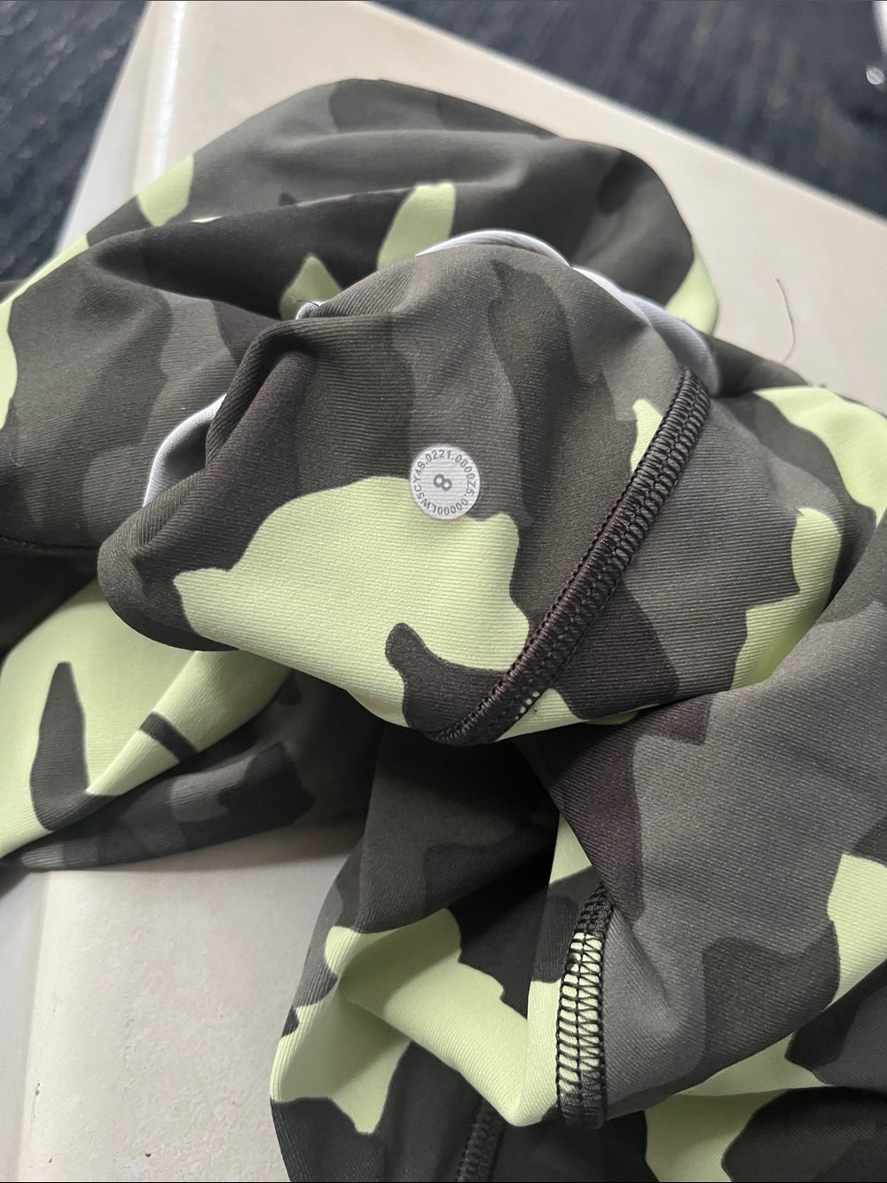 NWOT lululemon (8) side pockets